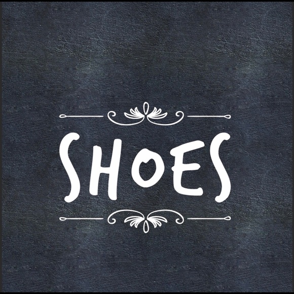 Shoes 👠 Sandals 👠 Boots - Picture 2 of 3